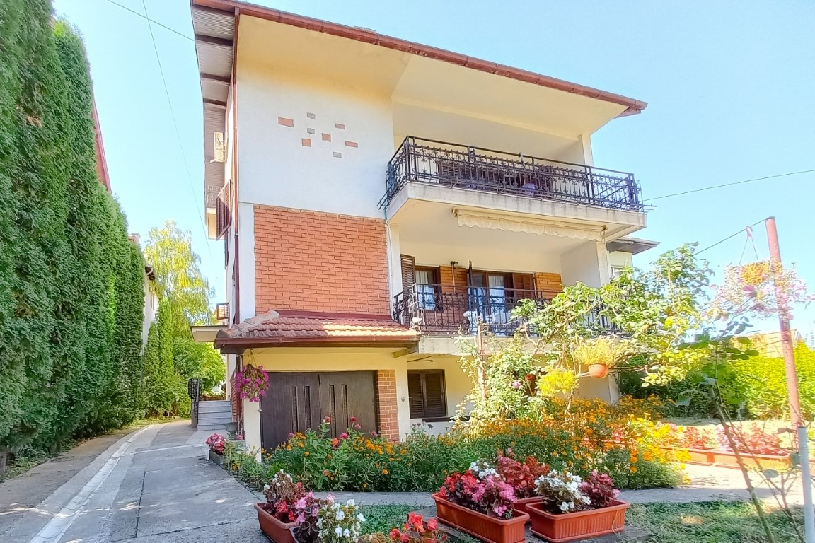 vila-nikola-sokobanja-objekat-dvoriste-(2)